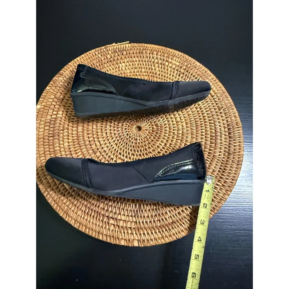 Dexflex Comfort Womens Black Wedge Pumps Matte Patent Accent Round Toe Size 7.5W